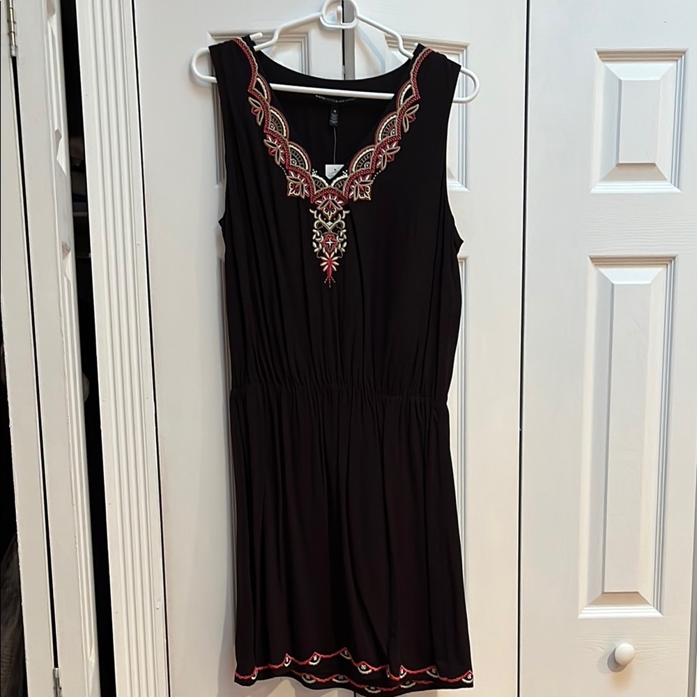 White House Black Market Black Sleeveless Dress w Embroidered Details Size M NWT